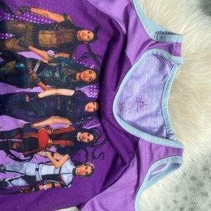 Descendants III  PAJAMA party, Cut out shoulders